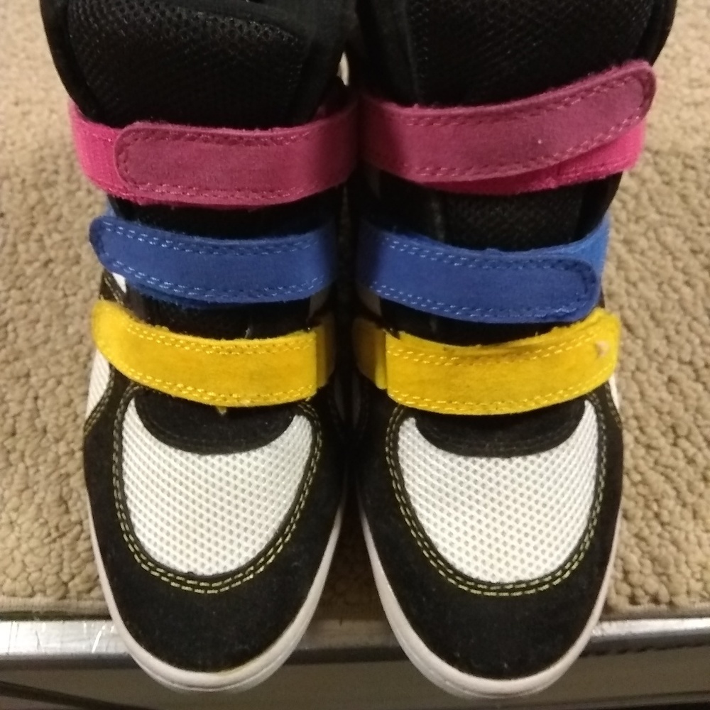 Size 8 Rampage Huggstable Gray Multi Color Tennis